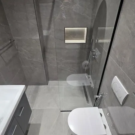 Andis Style Suite, Appartement Tirana
